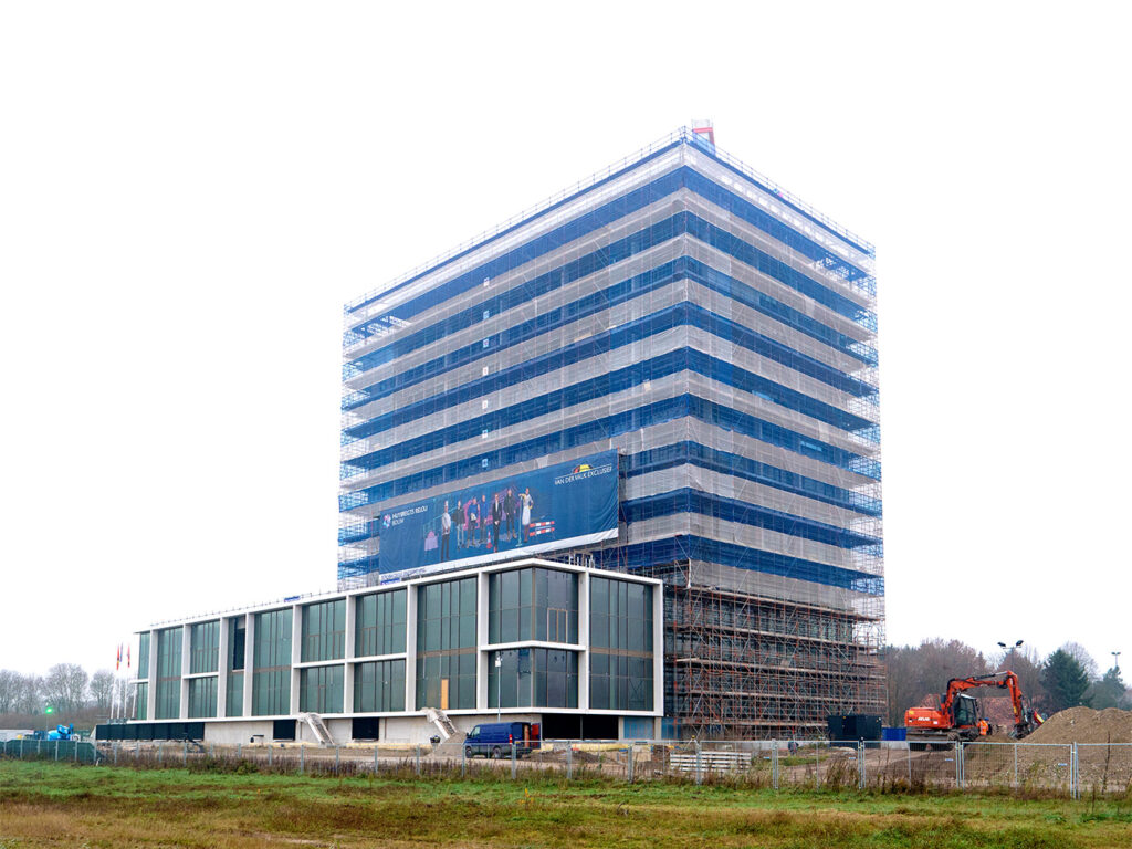 Valk Exclusief hotel Eindhoven-Best: Stijlvolle combinatie van witte beton en glas